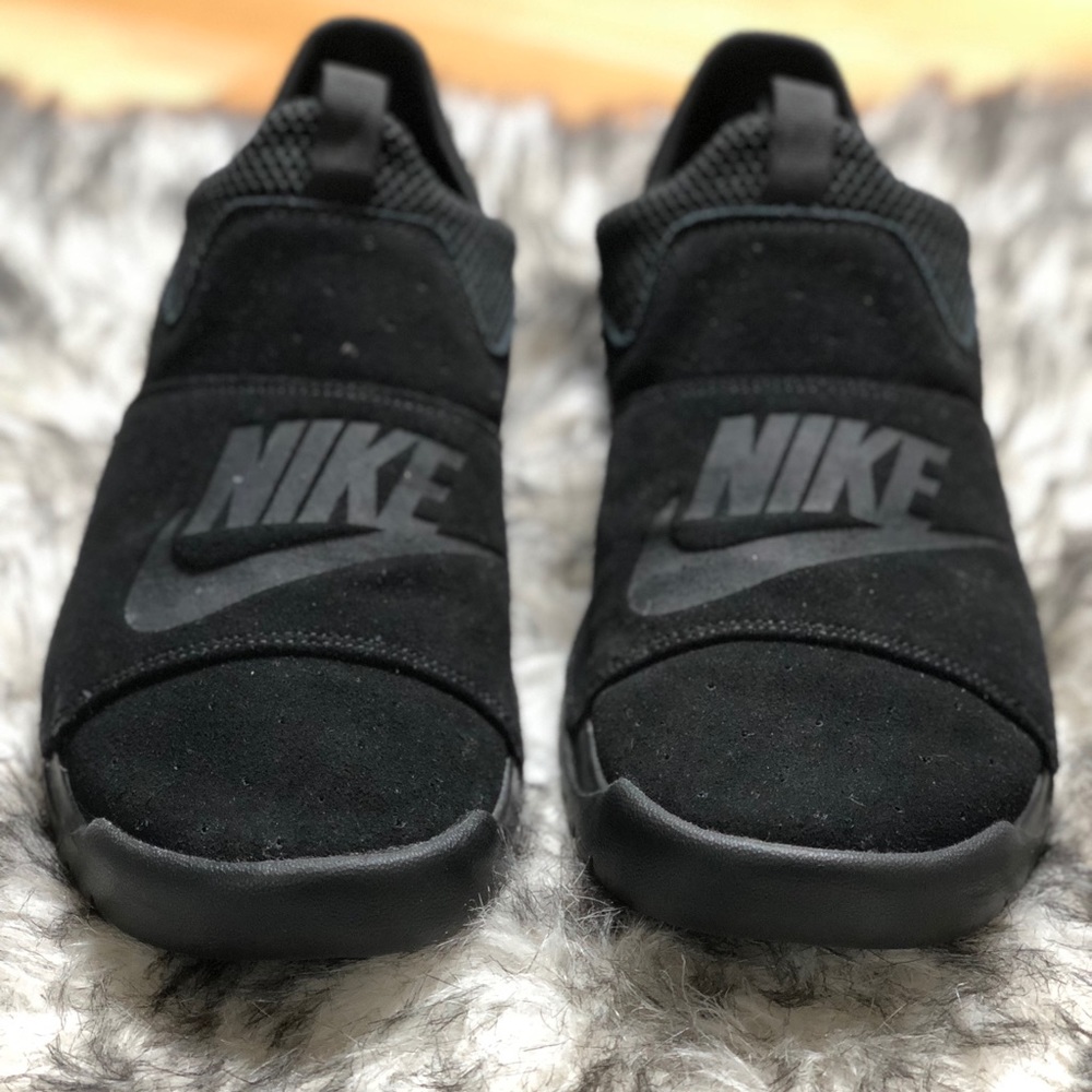 Nike Men’s Benassi Recovery Slip Sneaker